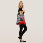 Klassieke Houndstooth Monogram in Rood Zwart Wit Draagtas (Op model)