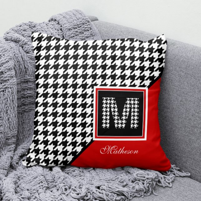 Klassieke Houndstooth & Monogram | Rood zwart wit Kussen (Classic Houndstooth Monogram Decorative Pillow with Any Name)