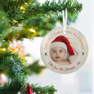 Klassieke Onze Eerste Kerst Als Familie Foto Glas Ornament