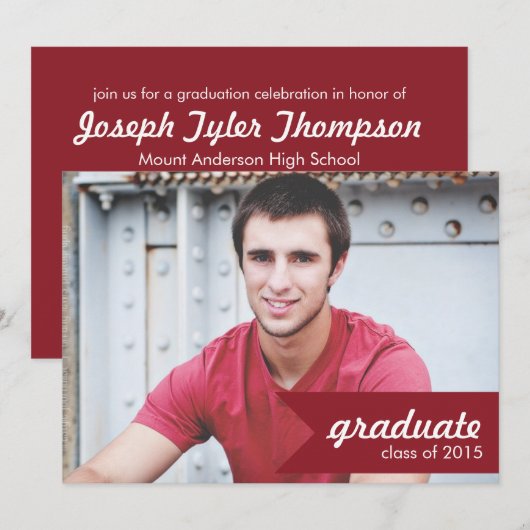 Klassieke rode Afstuderen aankondiging - Uitnodige (Voorkant / Achterkant)