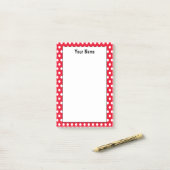 Klassieke rode en witte aangepaste naam Polka Dot Post-it® Notes (Op bureau)