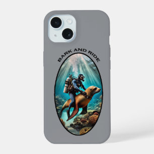 Klassieke SCUBA-duiker rijdt op zeeleeuw URM iPhone 15 Hoesje