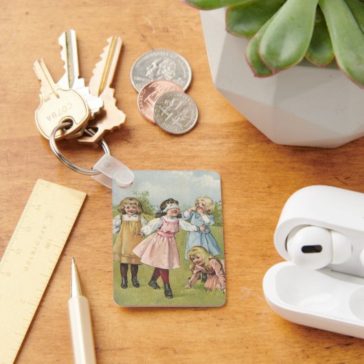 Klassieke Victoriaanse Kinderen Spelen Blindemanne Sleutelhanger (Bureau)