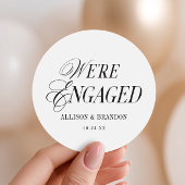 Klassieke 'We zijn verloofd' verlovingsfeest cadea Ronde Sticker