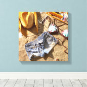 Kleding achteraan op strand canvas afdruk (Insitu (Houten vloer))