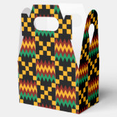 Kleding van zwart, groen, rood en geel bedankdoosjes (Geopend)