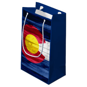 Klein cadeautas van hout, van kleur