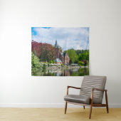 Klein kasteel bij het meer in Brugge, België Wandkleed (In Situ (horizontaal))