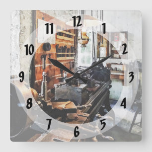 Klein lab in machine-winkel vierkante klok