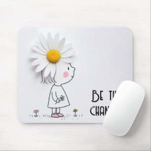 Klein meisje en witte daisy met citaat muismat