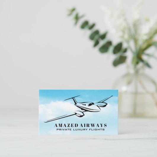 Klein privévliegtuig in de lucht visitekaartje (Staand voorkant)