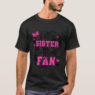 Klein zusje grootste fan voetbal zusje van een voe t-shirt