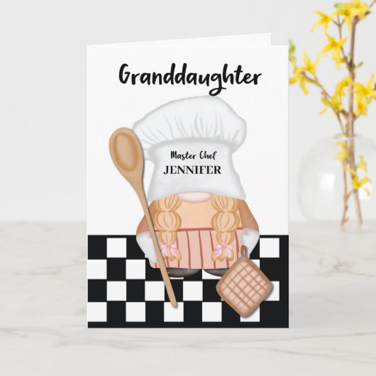 Kleindochter Verjaardag Whimsical Gnome Chef Cook Kaart (Gele Bloem)