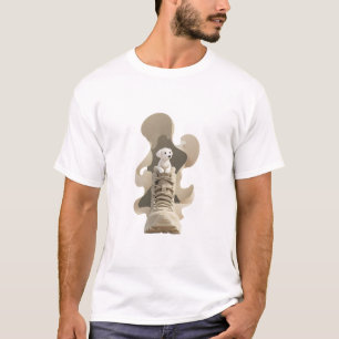 Kleine Bewaker op een Reusachtige Schoen T-shirt