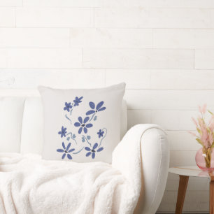 Kleine blauwe romantische bloemen kussen