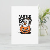 Kleine Boo Is Halmost Op Tijd Schattige Halloween Feestdagenkaart (Staand voorkant)