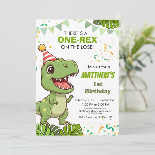 Kleine dinosaurus brult eerste feestuitnodiging kaart (Staand voorkant)