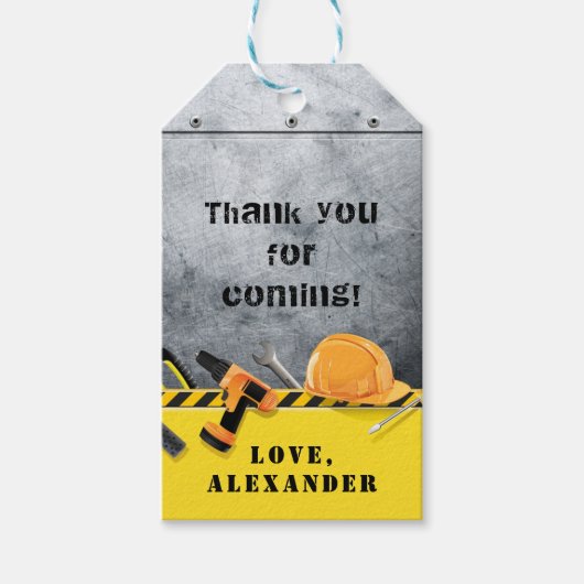 Kleine handyman onder bouwtang cadeaulabel (Voorkant)