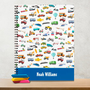 Kleine jongen dingen die de auto-school verplaatse notitieboek