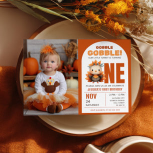 Kleine kalkoen Thanksgiving 1e verjaardagsfoto Kaart