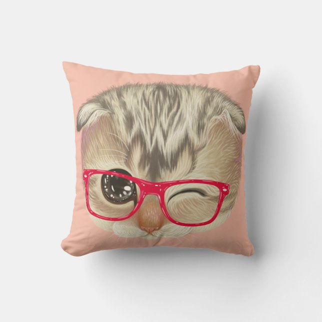 Kleine kat gooit kussen (Voorkant)
