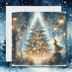 Kleine kerstfee in een betoverd bos kaart