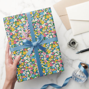 Kleine lente bloemen patroon cadeaupapier