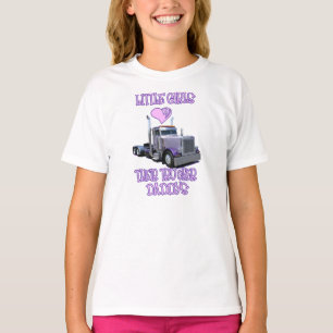 Kleine meisjes houden van hun truckerreclame t-shirt