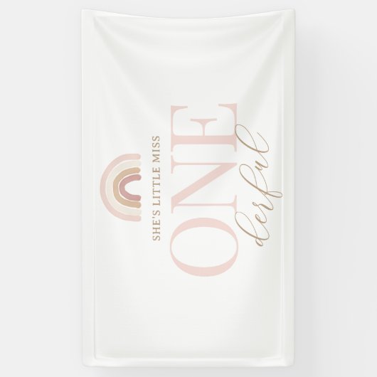 Kleine Miss Onederful Boho Regenboog Spandoek (Verticaal)