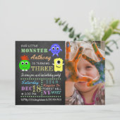 Kleine Monster Chalkboard Elke leeftijd foto Kaart (Staand voorkant)