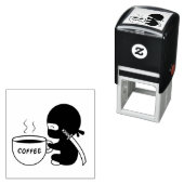 Kleine Ninja met grote koffie-Mok Zelfinktende Stempel (In situ)