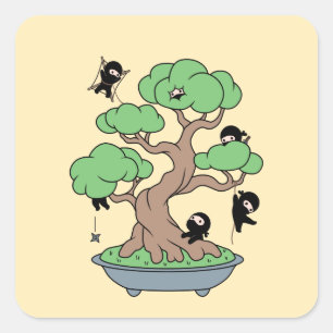 Kleine Ninjas in Bonsai-boom op Geel Vierkante Sticker
