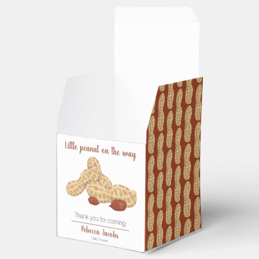 Kleine pinda op weg naar dank je bedankdoosjes (Geopend)