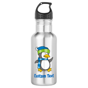 Kleine pinguïn die op een fles sneeuwwater loopt