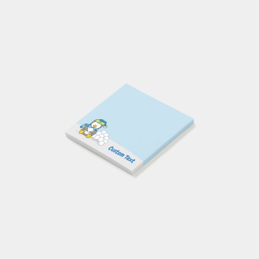 Kleine Pinguïn Zittend Met Sneeuwballen Post-it® Notes (Schuin)