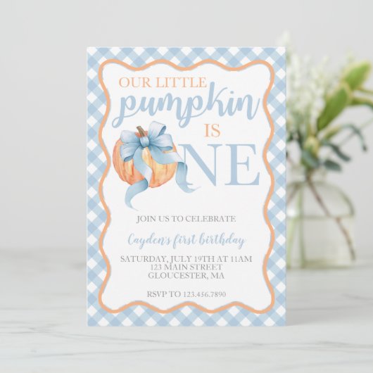 Kleine Pompoen Pastel Blauwe Strik herfst 1e Verja Kaart (Staand voorkant)