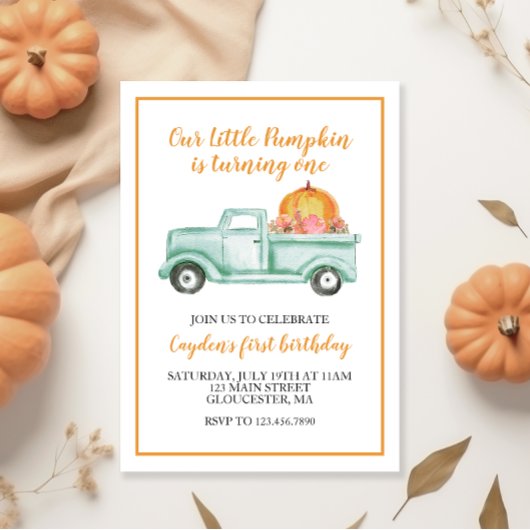 Kleine pompoengroene vrachtwagen en eerste verjaar kaart
