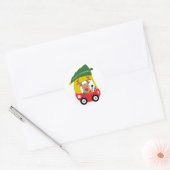 Kleine rendier rode auto kerstboom Kinder feest Ronde Sticker (Envelop)