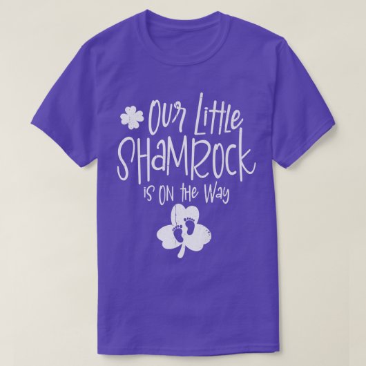 kleine Shamrock St Patricks Day Pregnancy Announce T-shirt (Design voorkant)