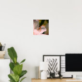 Kleine sprinkhaan op witte zalea poster (Thuiskantoor)