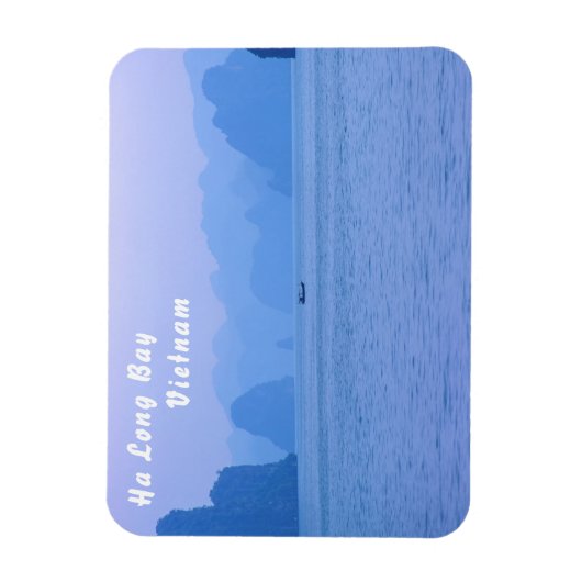 Kleine vissersboot in Ha Long Bay - Vietnam, Azië Magneet (Verticaal)