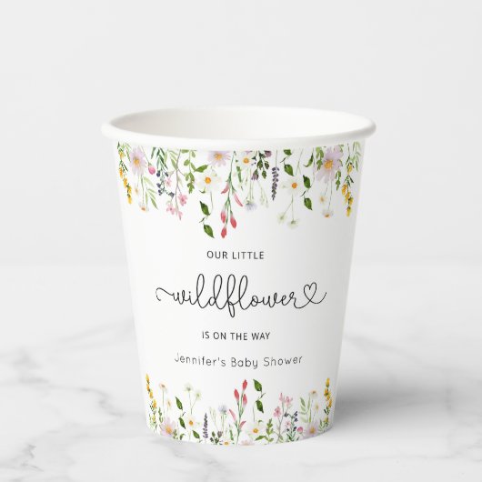 Kleine wilde bloem is onderweg naar baby shower papieren bekers (Voorkant)
