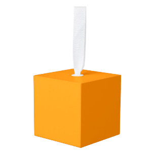 kleur donkeroranje kubus ornament
