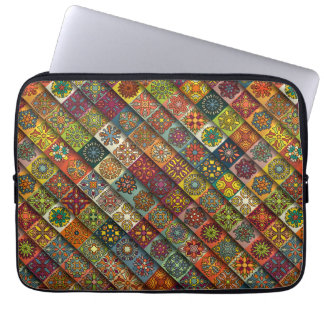 Kleurig abstract tegelvormig ontwerp laptop sleeve