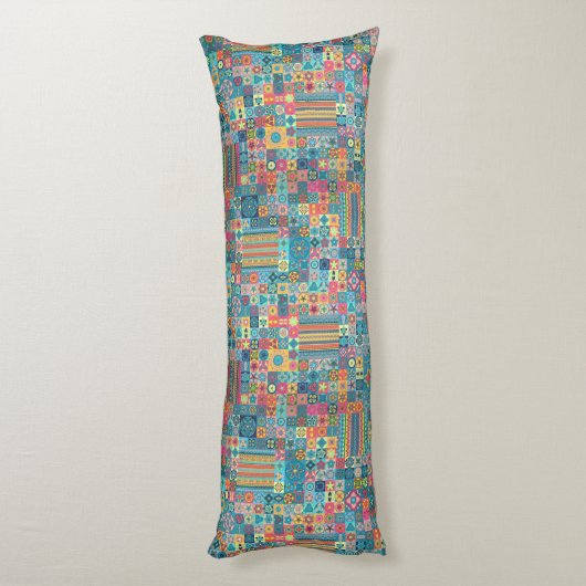 Kleurig abstract tegelvormig ontwerp lichaamskussen (Achterkant (Verticaal))