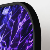 Kleurig blauw Paars verbrijzend gebroken glazen on Pickleball Paddle (Links Detail)