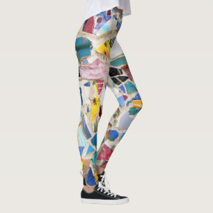 Kleurig gebroken afbeelding van de aardewand leggings