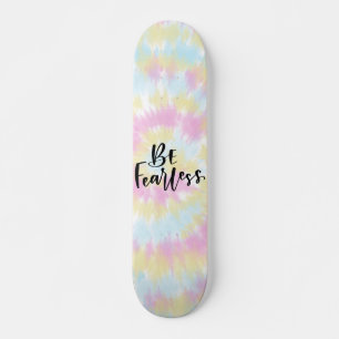 Kleurloze kleurige kleurstof skateboard