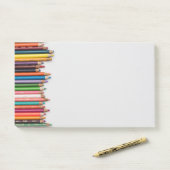 Kleurpotloden, verf, meerkleurig artistiek gereeds post-it® notes (Op bureau)
