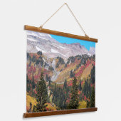 Kleurrijk bergdal landschap hangend wandkleed (Gebogen)